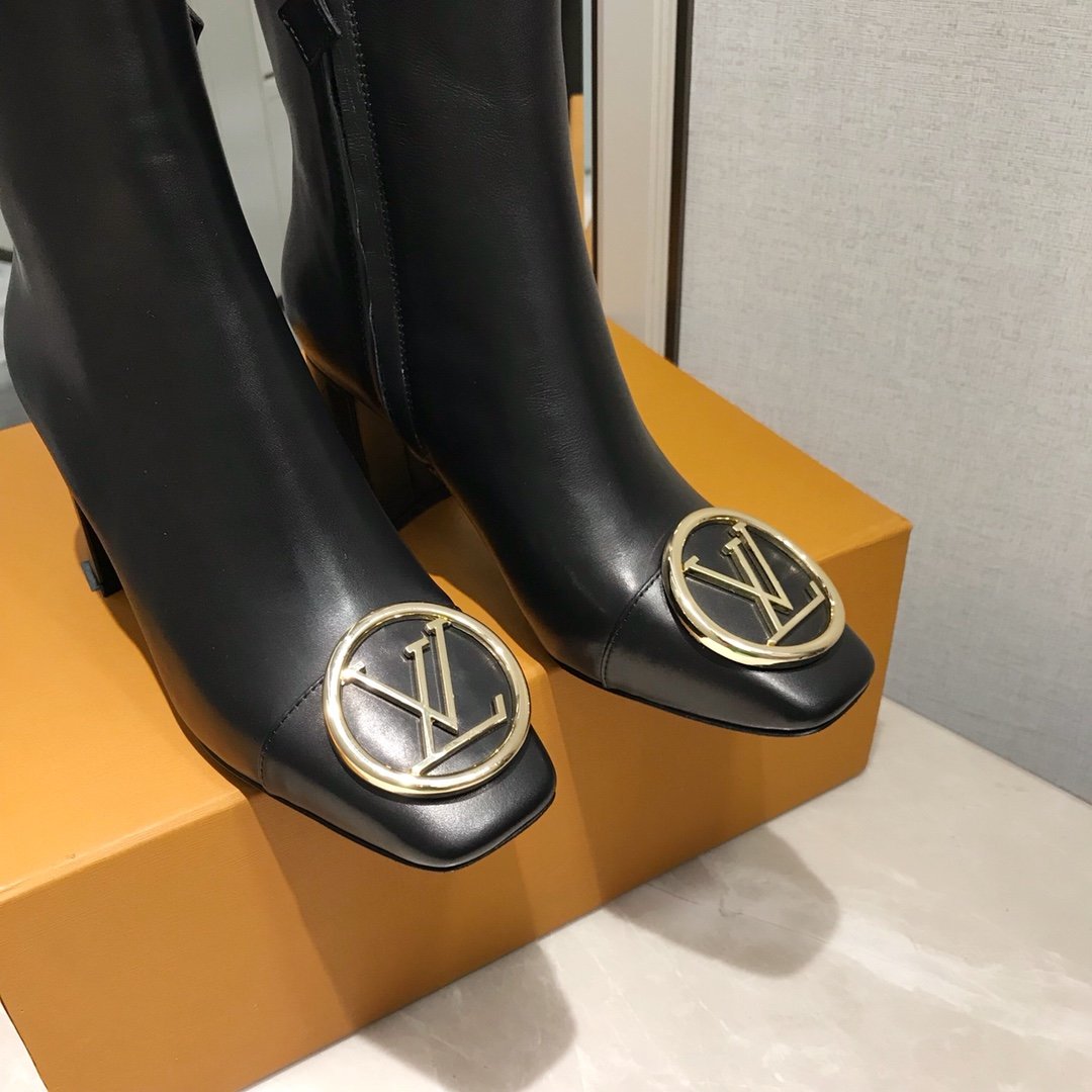 lv女鞋官网新款图片 madeleine系列方头粗跟短靴 lv新款短靴图片